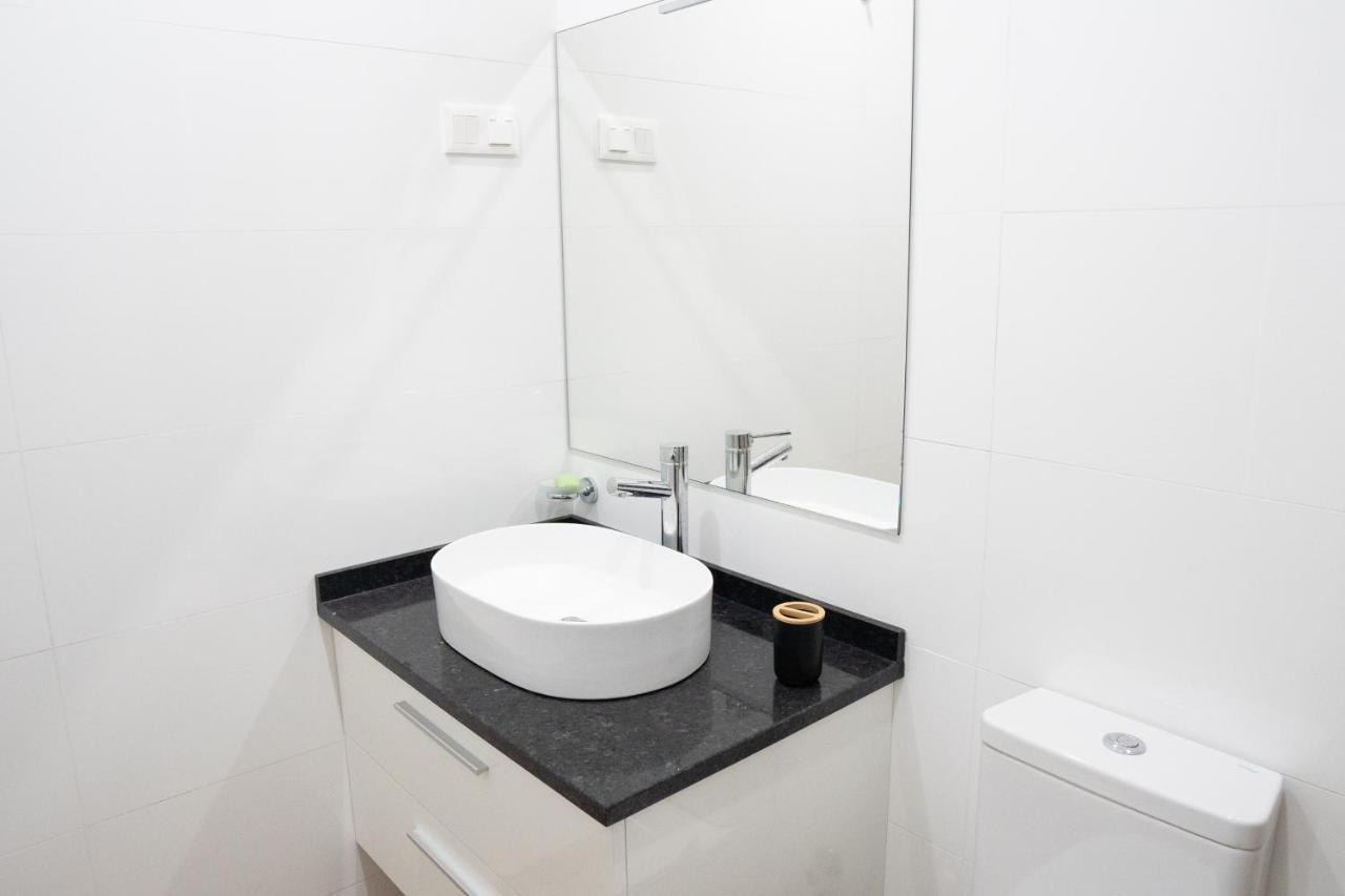 3 Bdr Aprt, Best Seaview, Rooftop Pool - Lcgr Πράγια Εξωτερικό φωτογραφία
