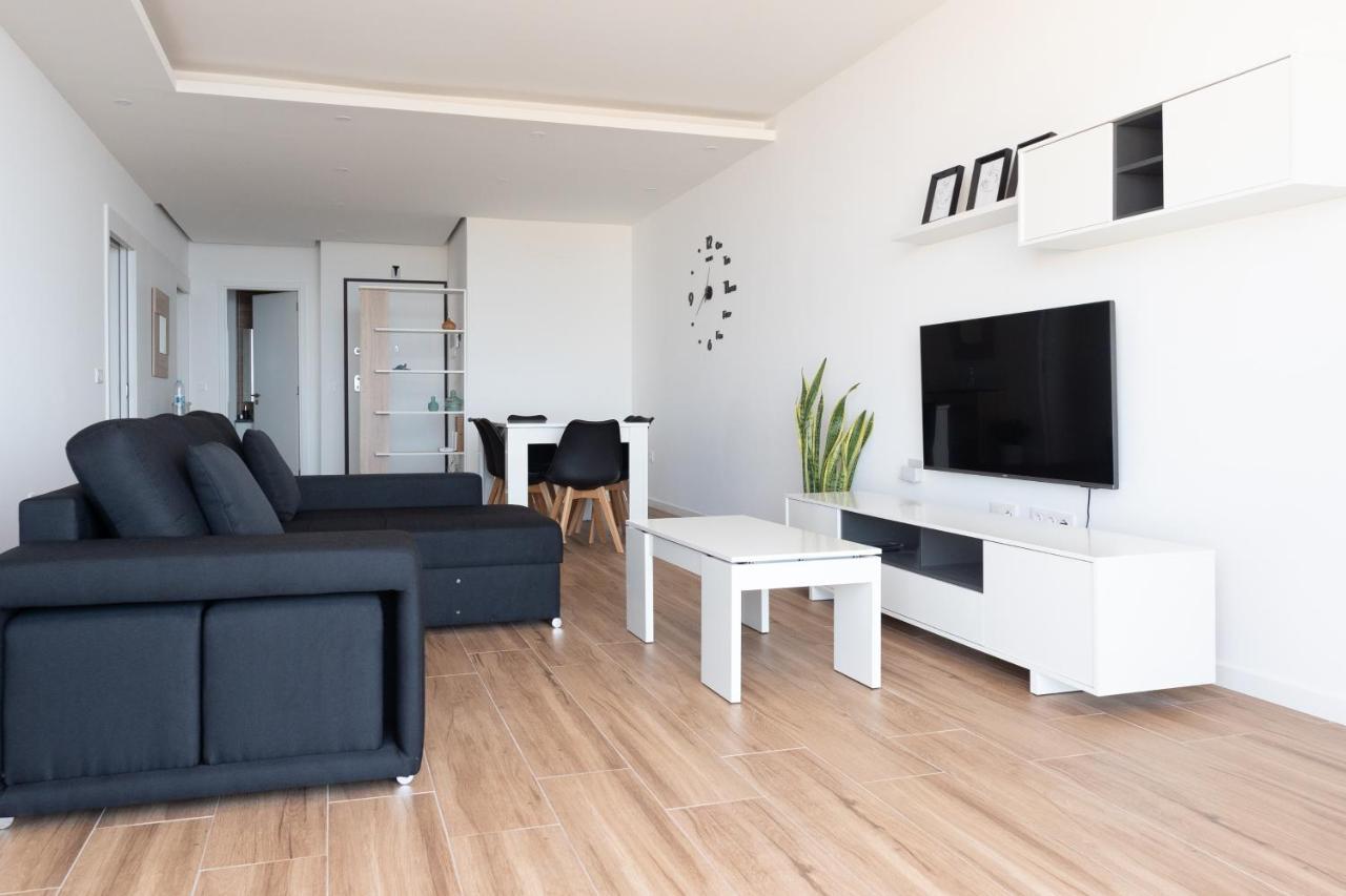 3 Bdr Aprt, Best Seaview, Rooftop Pool - Lcgr Πράγια Εξωτερικό φωτογραφία