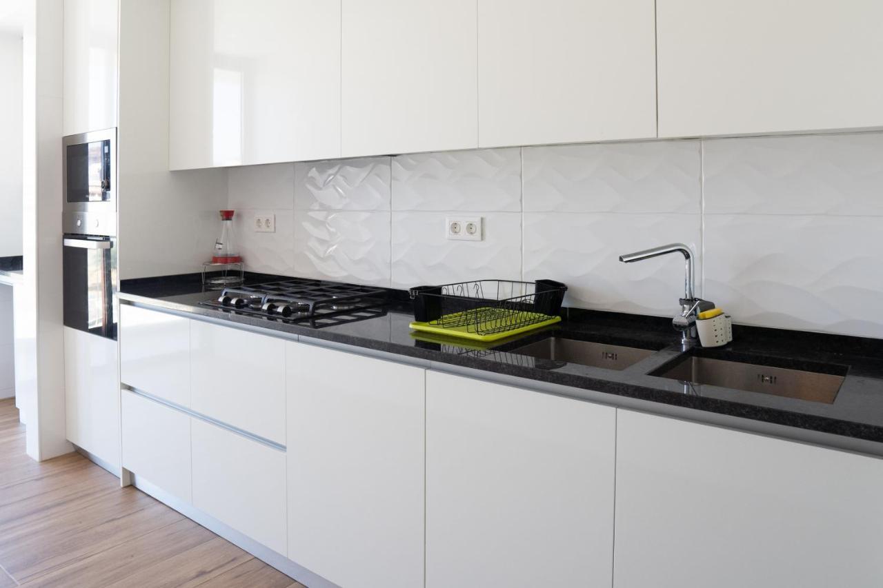 3 Bdr Aprt, Best Seaview, Rooftop Pool - Lcgr Πράγια Εξωτερικό φωτογραφία