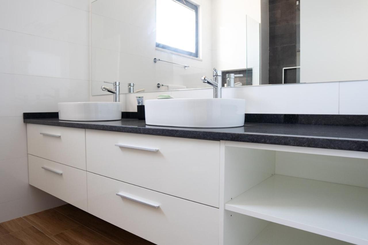 3 Bdr Aprt, Best Seaview, Rooftop Pool - Lcgr Πράγια Εξωτερικό φωτογραφία
