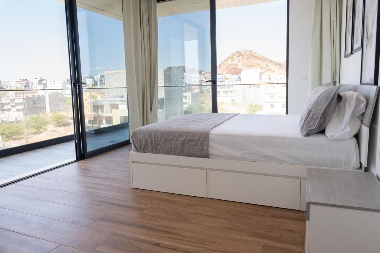 3 Bdr Aprt, Best Seaview, Rooftop Pool - Lcgr Πράγια Εξωτερικό φωτογραφία