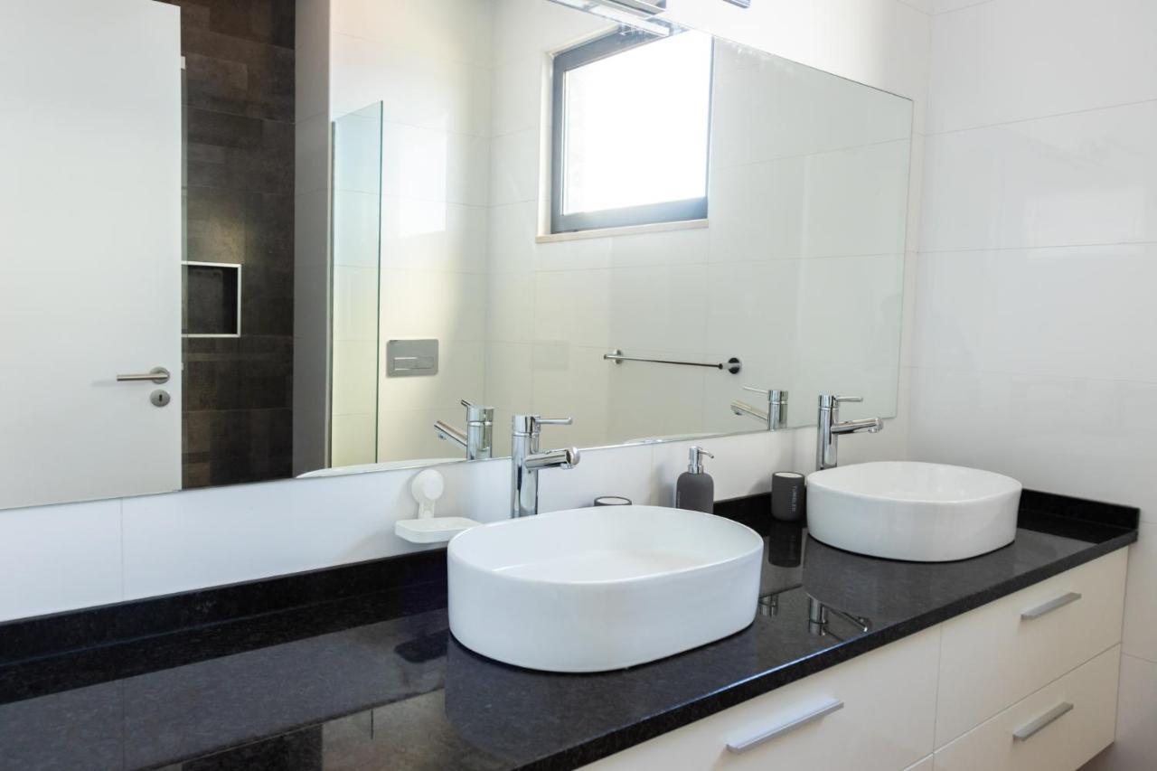 3 Bdr Aprt, Best Seaview, Rooftop Pool - Lcgr Πράγια Εξωτερικό φωτογραφία