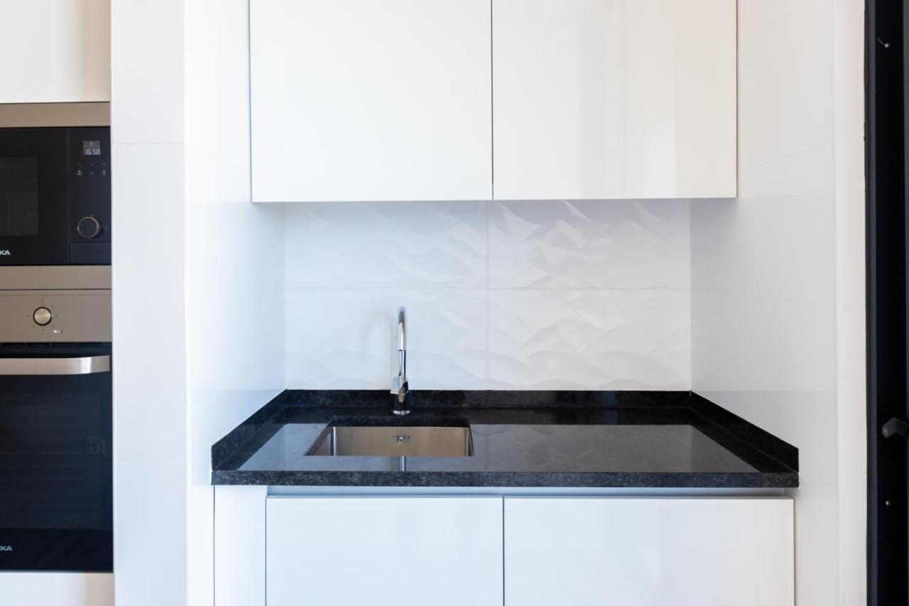 3 Bdr Aprt, Best Seaview, Rooftop Pool - Lcgr Πράγια Εξωτερικό φωτογραφία
