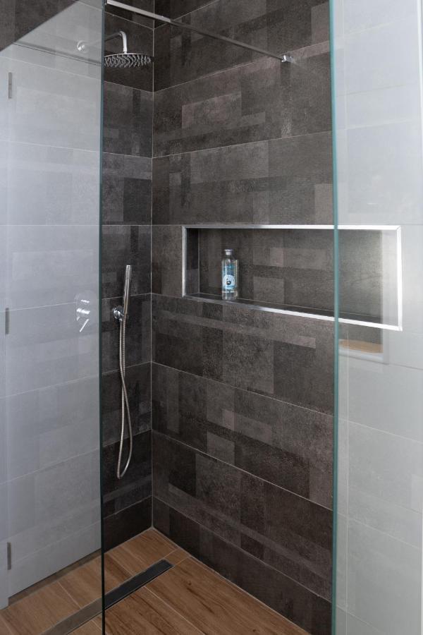 3 Bdr Aprt, Best Seaview, Rooftop Pool - Lcgr Πράγια Εξωτερικό φωτογραφία