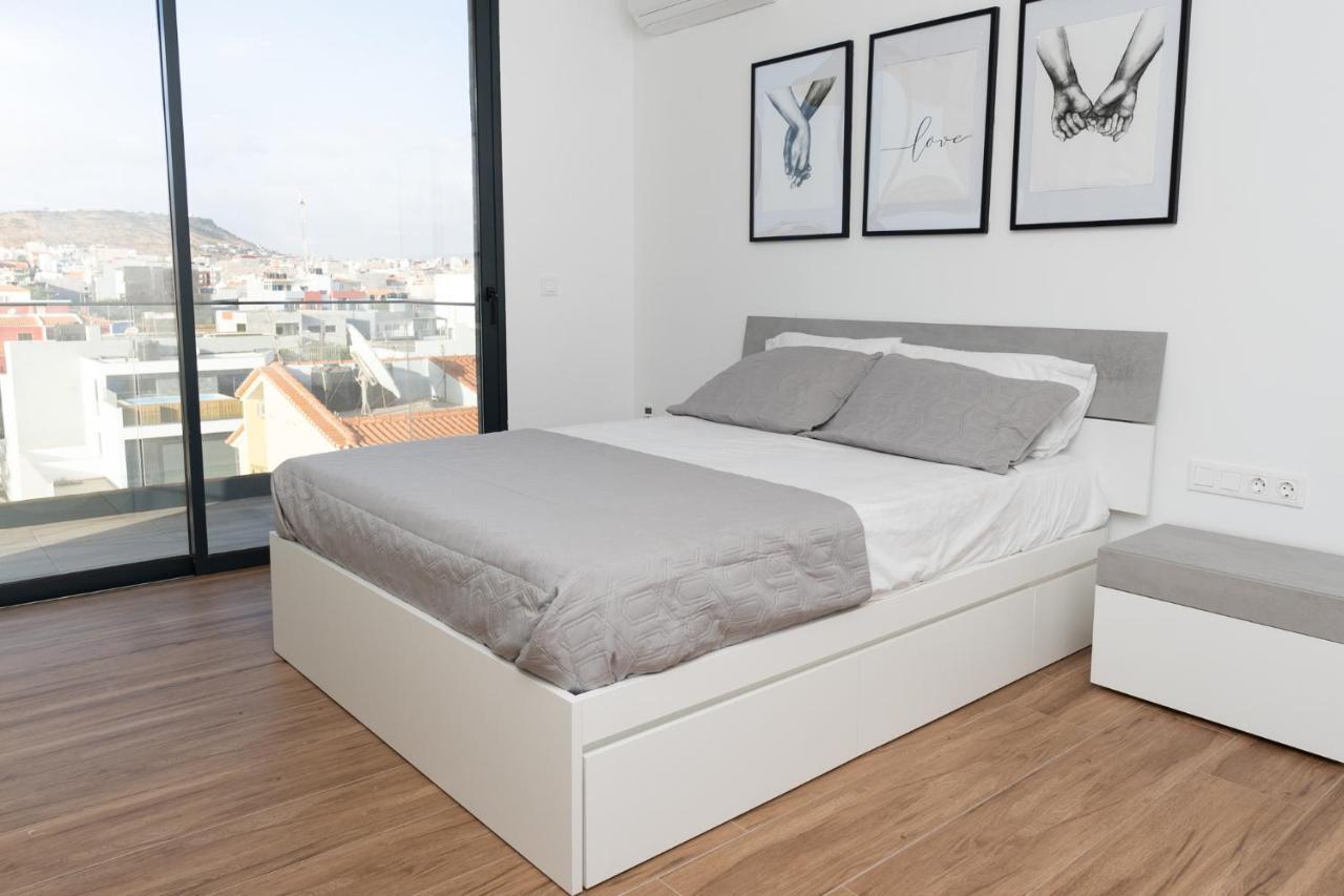 3 Bdr Aprt, Best Seaview, Rooftop Pool - Lcgr Πράγια Εξωτερικό φωτογραφία