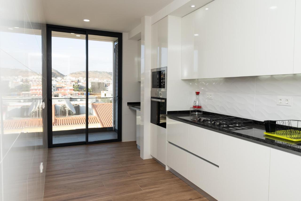 3 Bdr Aprt, Best Seaview, Rooftop Pool - Lcgr Πράγια Εξωτερικό φωτογραφία
