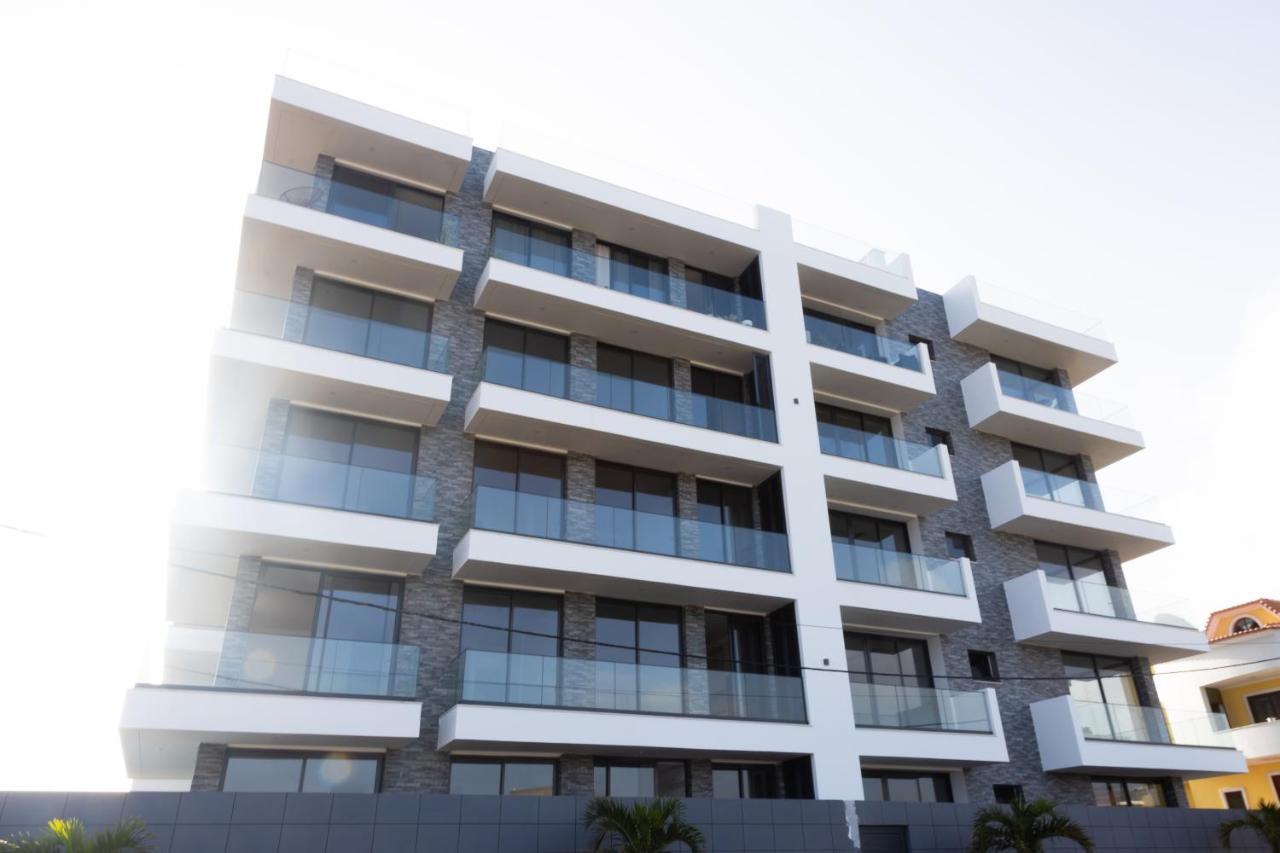 3 Bdr Aprt, Best Seaview, Rooftop Pool - Lcgr Πράγια Εξωτερικό φωτογραφία