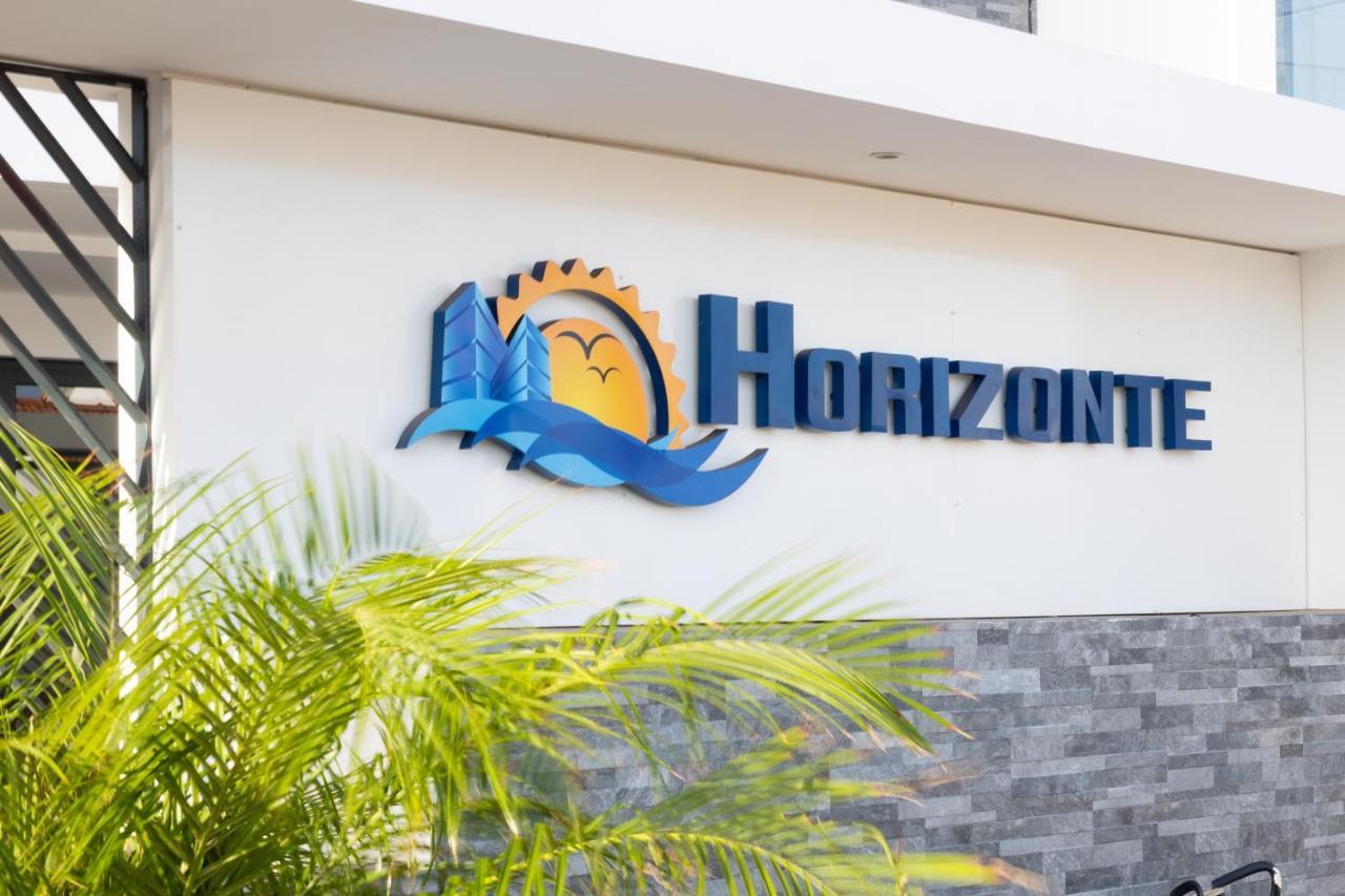 3 Bdr Aprt, Best Seaview, Rooftop Pool - Lcgr Πράγια Εξωτερικό φωτογραφία